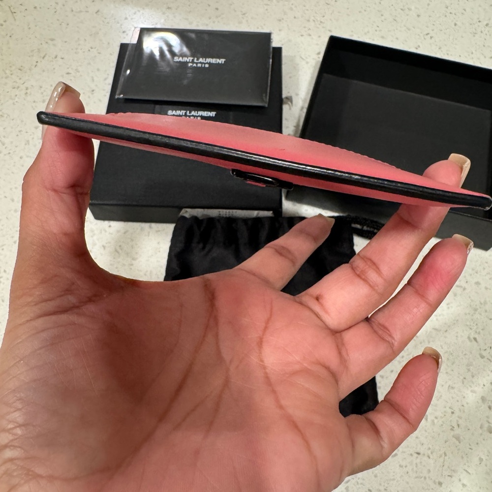 Saint Laurent Fuchsia Card Holder with Black Logo - Picture 5 of 16